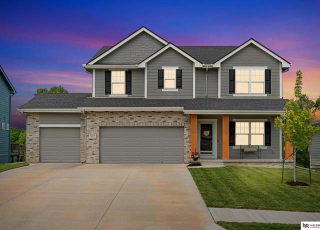 Property at 17618 Clay St, Bennington, NE 68007, 5 beds, 3.5 baths