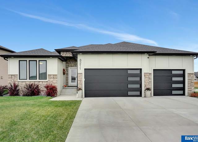 Property at 8211 S 97th St, Lincoln, NE 68526, 5 beds, 3 baths