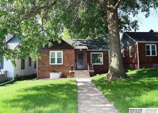 Property at 3043 Arcadia Ave, Omaha, NE 68111, 3 beds, 1.5 baths