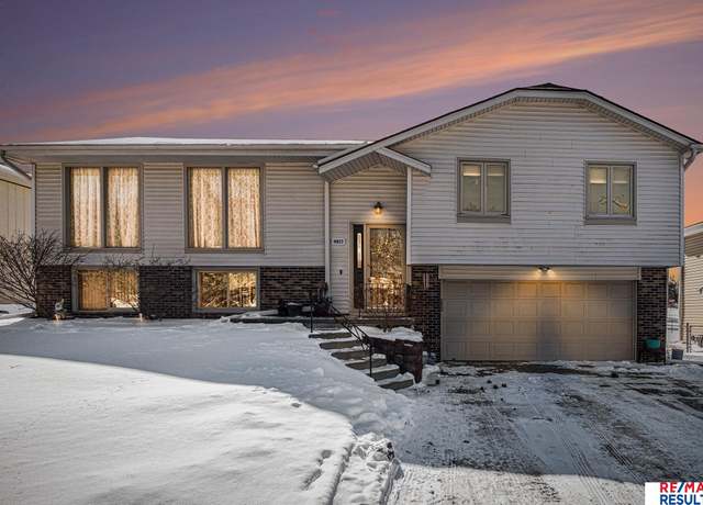 Property at 14827 Seward Plz, Omaha, NE 68154, 3 beds, 2.5 baths