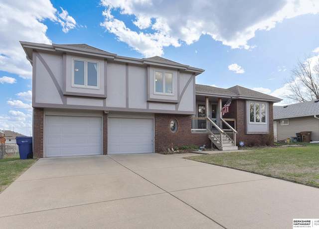 Property at 4211 Bob White Cir, Bellevue, NE 68123, 3 beds, 2.5 baths