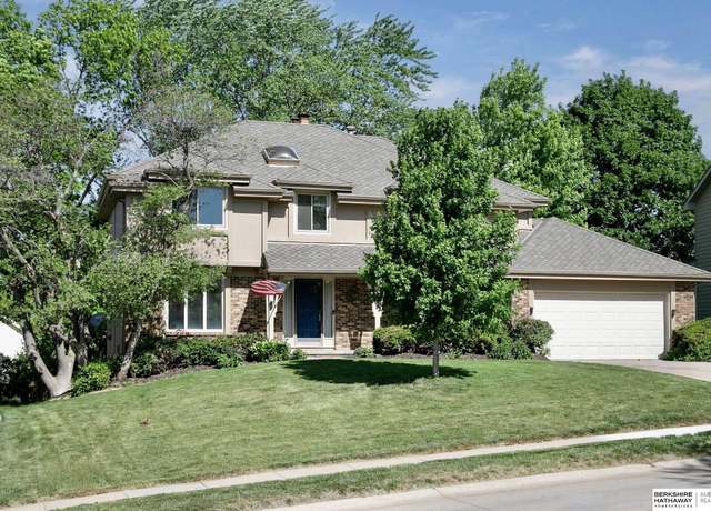 Property at 15818 Howard St, Omaha, NE 68118, 4 beds, 3.5 baths