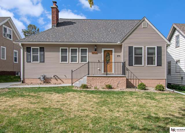 Property at 1306 S 46th St, Omaha, NE 68106, 3 beds, 3 baths