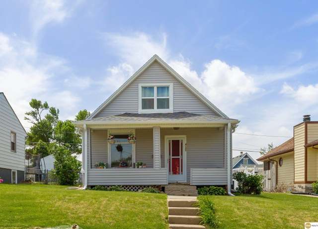 Property at 4135 U St, Omaha, NE 68107, 2 beds, 1 bath
