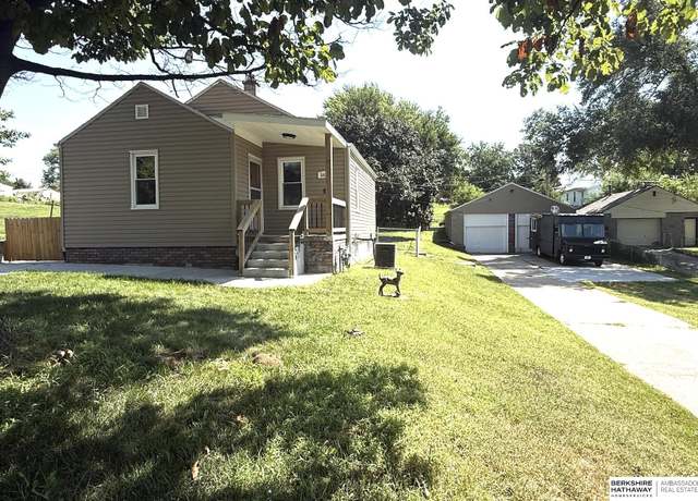 Property at 5429 S 50th St, Omaha, NE 68117, 2 beds, 1 bath