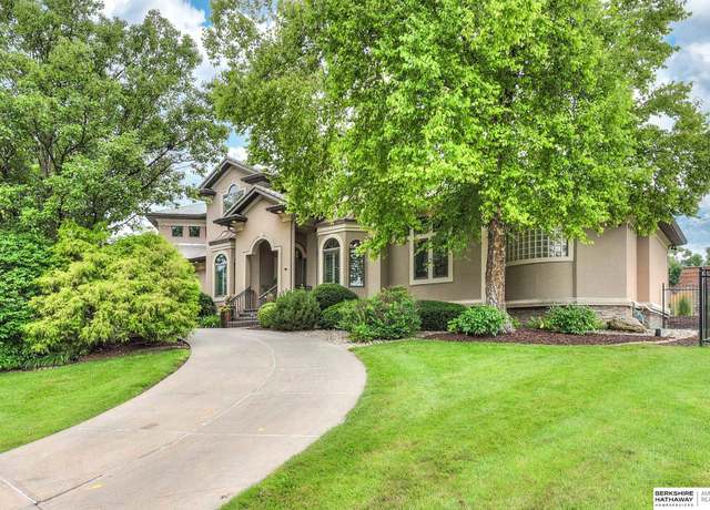 Property at 930 N 143rd Avenue Circle, Omaha, NE 68154, 4 beds, 5.5 baths
