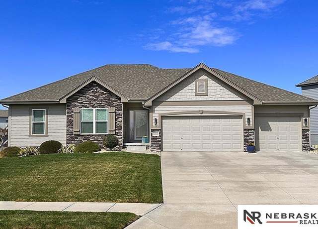 Property at 6016 S 195th St, Omaha, NE 68135, 3 beds, 2.5 baths