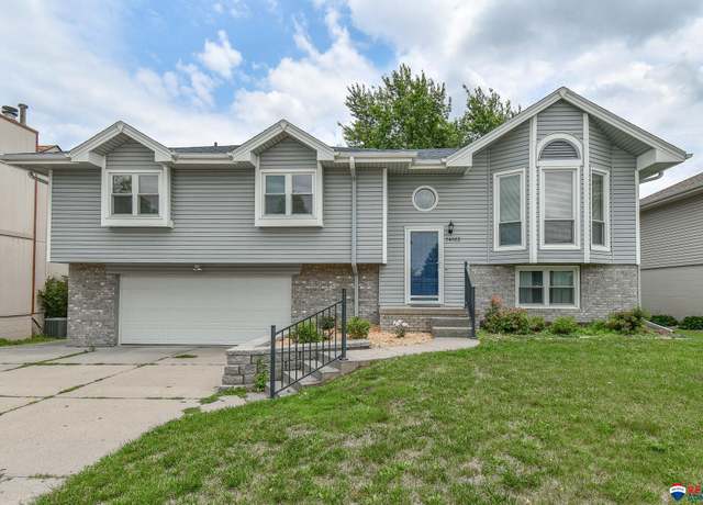 Property at 14103 S 35th St, Bellevue, NE 68123, 3 beds, 3 baths