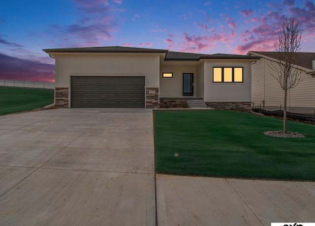 Property at 21711 Mcclellan Dr, Gretna, NE 68028, 2 beds, 2.5 baths