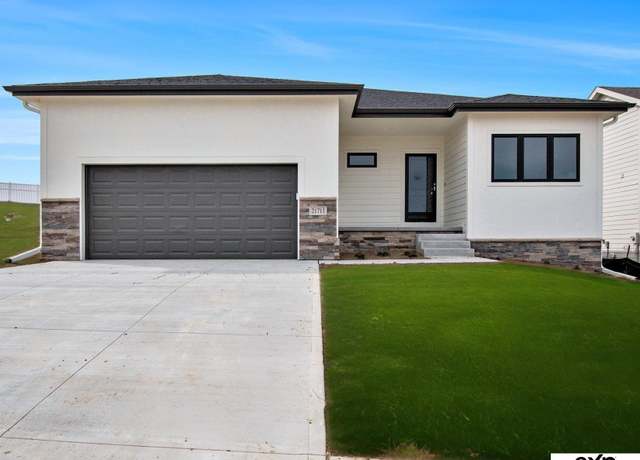 Property at 21711 Mcclellan Dr, Gretna, NE 68028, 2 beds, 2.5 baths