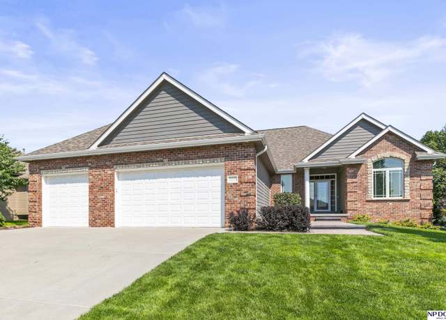 Property at 11007 S 173rd St, Omaha, NE 68136, 4 beds, 3 baths