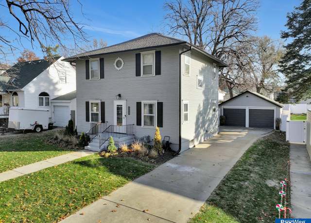 Property at 2240 S 47th St, Lincoln, NE 68506, 3 beds, 1 bath