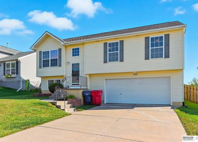 Property at 15319 Clay St, Bennington, NE 68007, 3 beds, 2 baths
