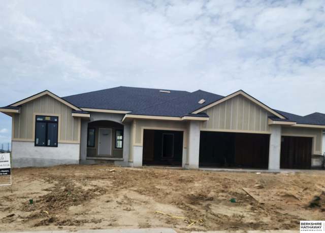 Property at 5404 N 196th Ave, Elkhorn, NE 68022, 5 beds, 3 baths
