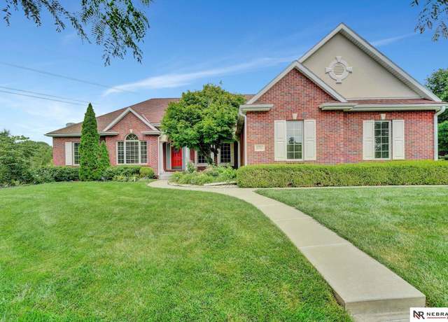 Property at 8740 Augusta Cir, Lincoln, NE 68526, 4 beds, 3.5 baths