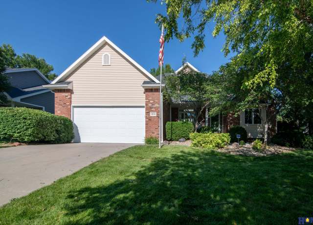 Property at 5850 S 91st St, Lincoln, NE 68526, 4 beds, 2.5 baths