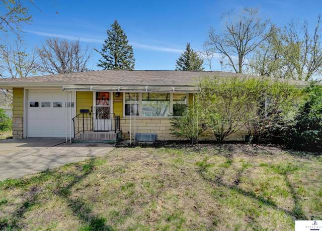 Property at 2716 N 57th St, Lincoln, NE 68507, 2 beds, 1.5 baths