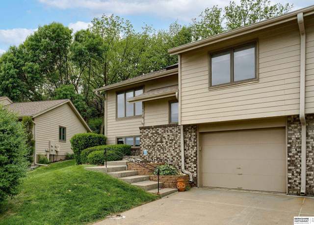 Property at 1115 Arbor Ridge Dr, Council Bluffs, IA 51503, 2 beds, 2 baths