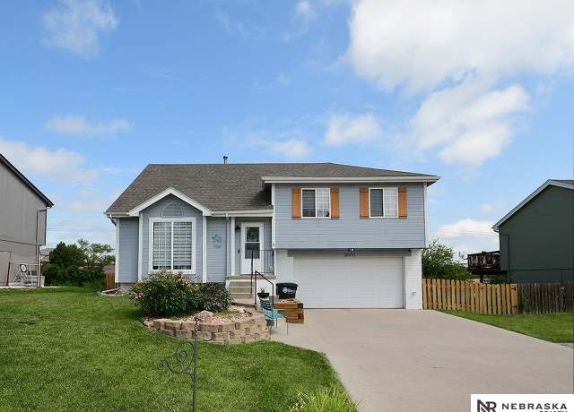 Property at 20070 Gateway Rd, Elkhorn, NE 68118, 3 beds, 2 baths