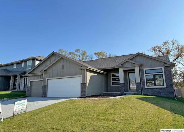 Property at 7811 S 198th St, Gretna, NE 68028, 3 beds, 2.5 baths