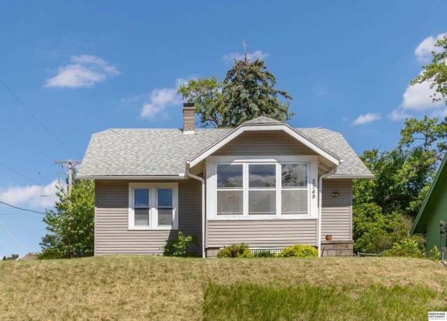 Property at 2749 N 48 St, Omaha, NE 68104, 3 beds, 1 bath