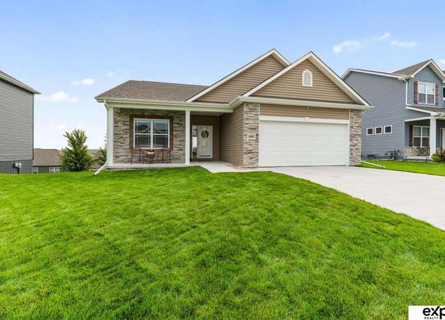 Property at 16953 Jessica Ln, Gretna, NE 68028, 2 beds, 2.5 baths