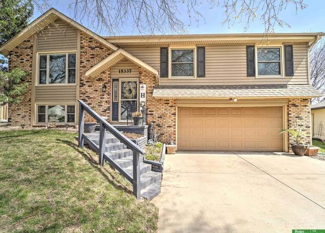 Property at 15337 Davenport Cir, Omaha, NE 68154, 3 beds, 2.5 baths