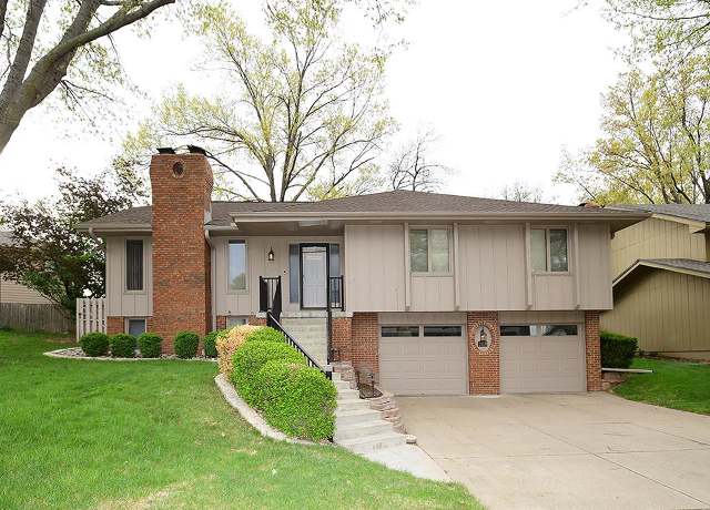 Property at 2419 S 153rd St, Omaha, NE 68144, 3 beds, 2.5 baths