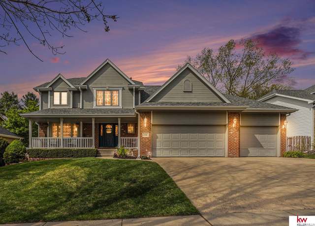 Property at 4410 Birch Creek Dr, Lincoln, NE 68516, 4 beds, 3.5 baths