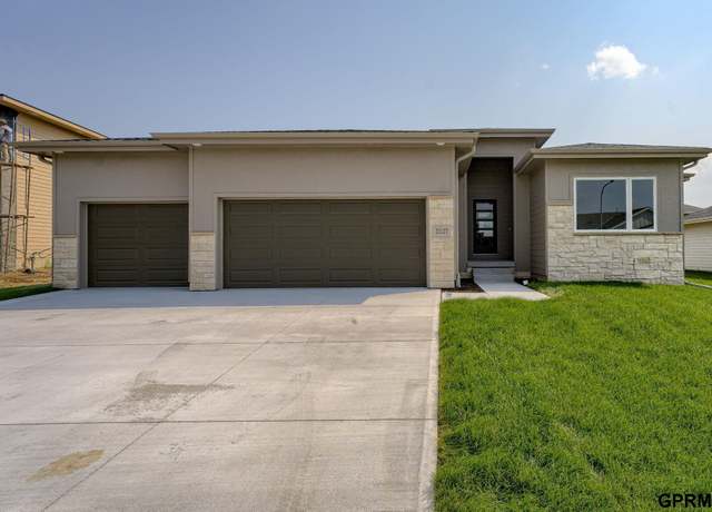 Property at 21127 Jessie Ave, Elkhorn, NE 68022, 5 beds, 3 baths