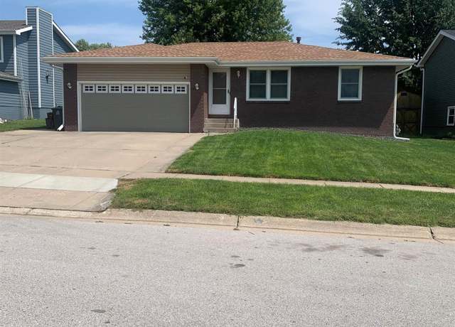 Property at 606 W Burt Dr, Lincoln, NE 68521, 3 beds, 3 baths