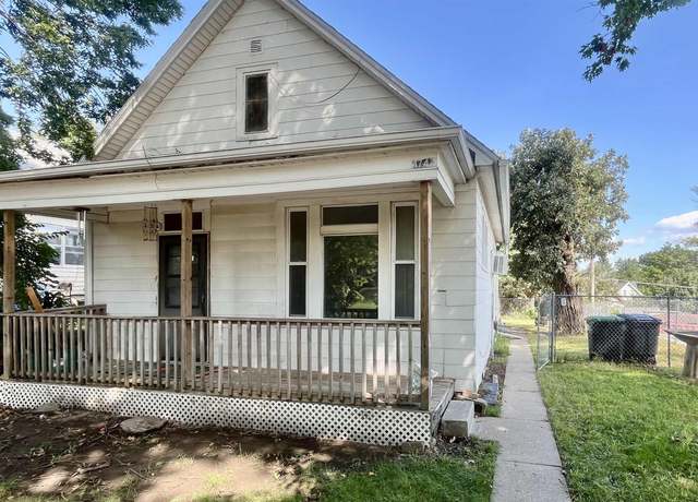 Property at 4747 S 17th St, Omaha, NE 68110, 2 beds, 1 bath