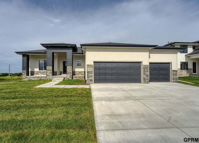 Property at 5406 N 196 St, Elkhorn, NE 68022, 5 beds, 3 baths