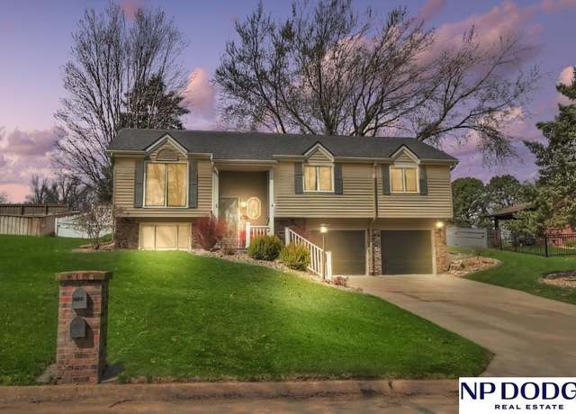 Property at 2709 Eagle Dr, Fremont, NE 68025, 3 beds, 2.5 baths