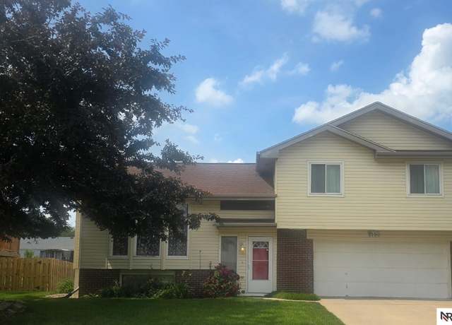 Property at 8190 Willit St, Omaha, NE 68122, 3 beds, 2.5 baths