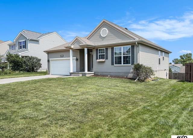 Property at 10623 S 110th Ave, Papillion, NE 68046, 5 beds, 3 baths