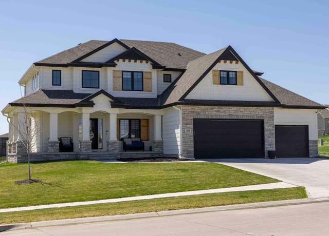 Property at 17001 Emma St, Bennington, NE 68007, 5 beds, 3.5 baths