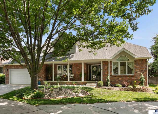 Property at 6415 Westminster Ct, Lincoln, NE 68510, 3 beds, 3.5 baths