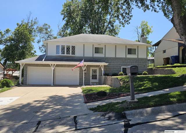 Property at 2203 Lloyd St, Bellevue, NE 68005, 2 beds, 2.5 baths