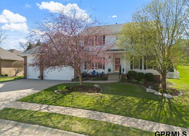 Property at 3514 N 124th Ave, Omaha, NE 68164, 4 beds, 4 baths