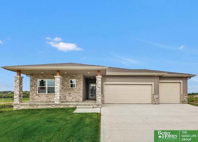 Property at 11105 N 161 St, Bennington, NE 68007, 5 beds, 5 baths