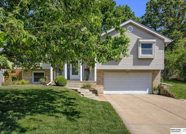 Property at 534 Piedmont Dr, Omaha, NE 68154, 3 beds, 3 baths