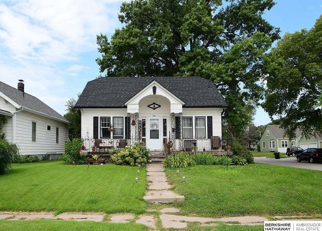 Property at 1845 N Park Ave, Fremont, NE 68025, 2 beds, 1 bath