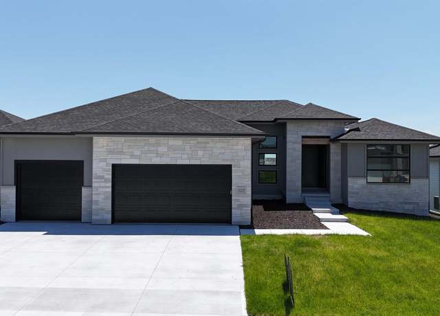 Property at 21119 Arlington St, Elkhorn, NE 68022, 5 beds, 3 baths