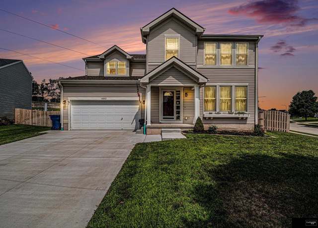 Property at 16643 Loop Cir, Omaha, NE 68136, 5 beds, 3.5 baths