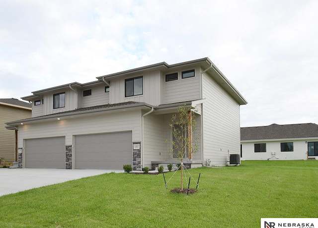 Property at 14810 Willow St, Bennington, NE 68007, 3 beds, 2.5 baths