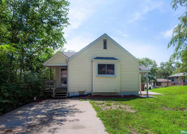 Property at 307 W 19 Ave, Bellevue, NE 68005, 2 beds, 2 baths