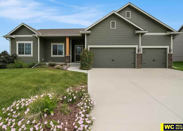 Property at 17820 Rampart St, Omaha, NE 68136, 3 beds, 2 baths