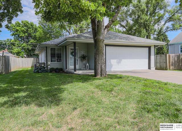 Property at 2615 S 8th St, Council Bluffs, IA 51501, 3 beds, 2 baths