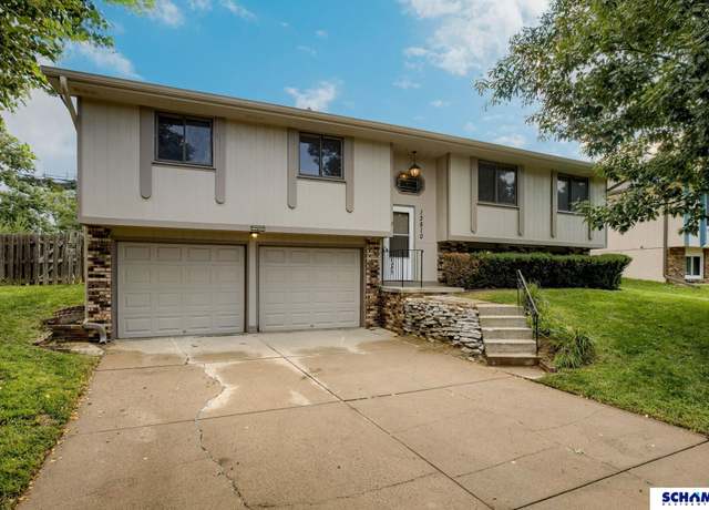 Property at 13510 Atwood Ave, Omaha, NE 68144, 3 beds, 2 baths